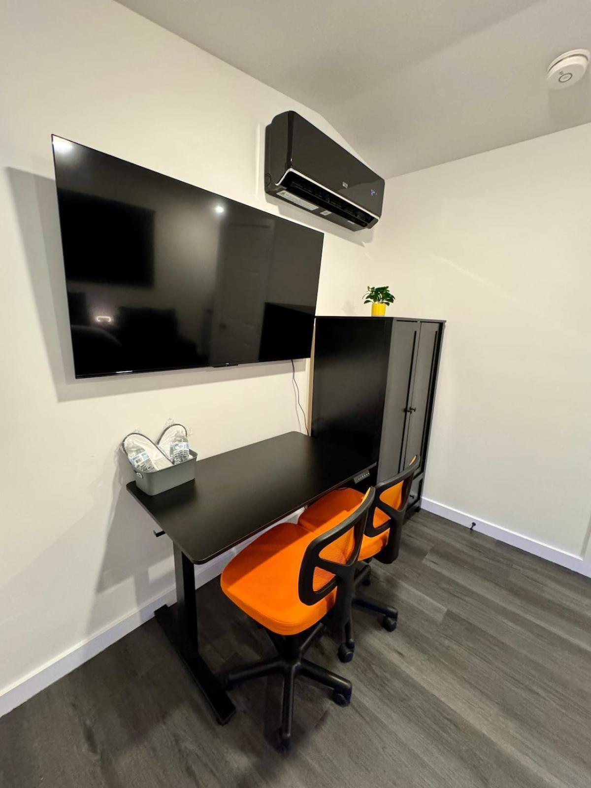 Apartemen Your Downtown Cozy With Backyard Unit C *