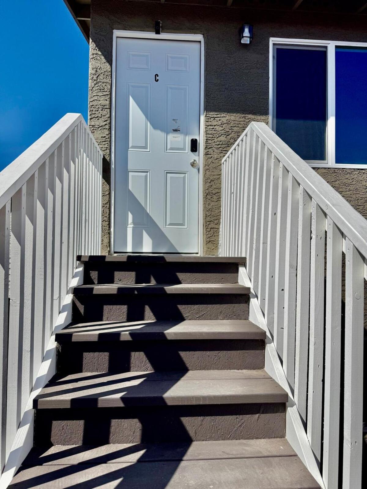 Your Downtown Cozy With Backyard Unit C Apartemen