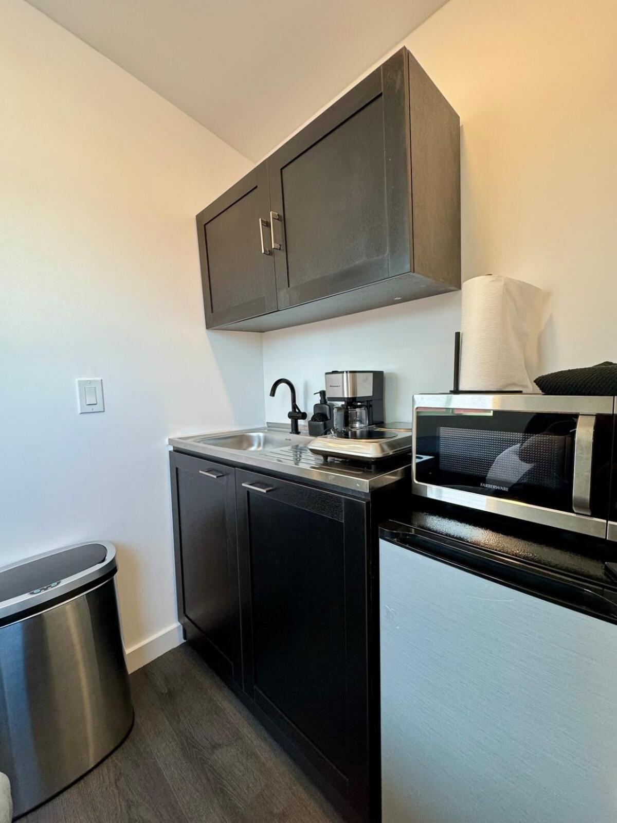 Apartemen Your Downtown Cozy With Backyard Unit C